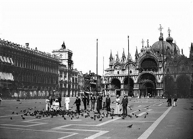 Momenti di vita in Piazza San Marco, il Salotto dei veneziani.
