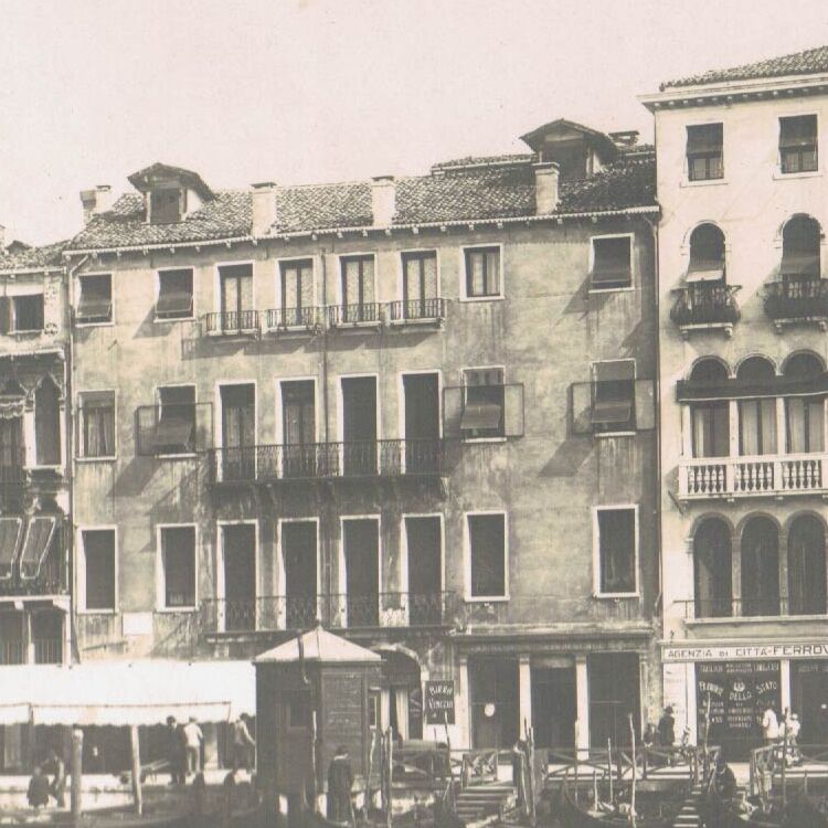 Passeggiando per la città.