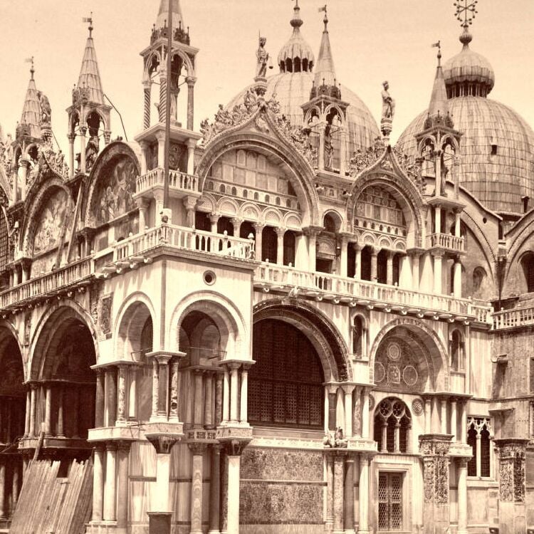La Basilica marciana fotografata dalla Piazzetta San Marco (Cornell University Library).