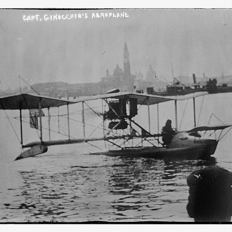 One of the first seaplanes of the story is about to start from the San Marco Basin (Library of Congress - George Grantham Bain Collection).