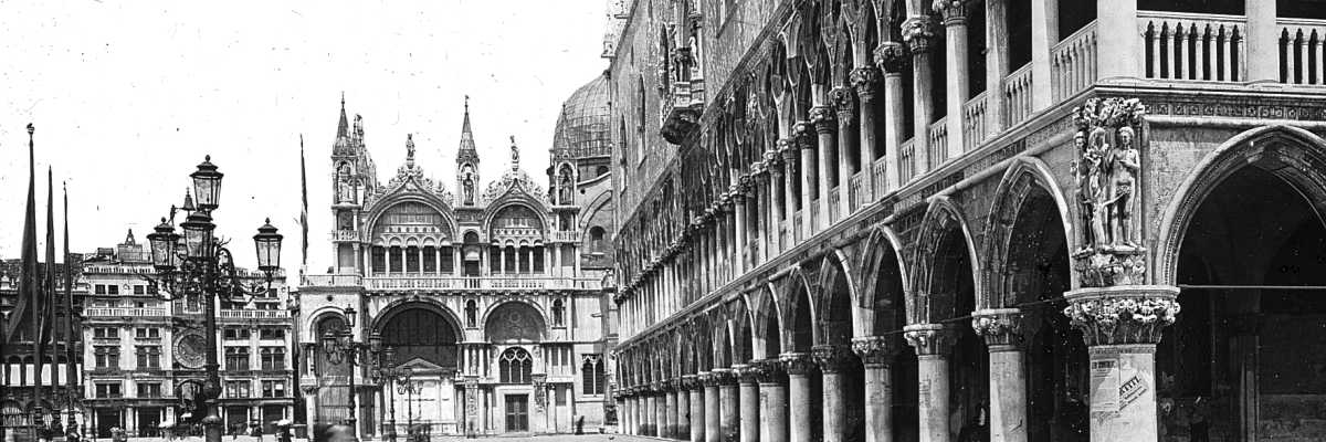 Palazzo Ducale e la Basilica di San Marco visti dalle colonne poste in fondo alla piazzetta di San Marco (Brooklyn Museum).