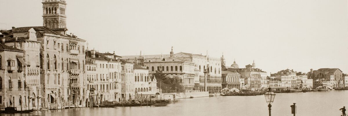 Veduta su Bacino di San Marco, con gondole