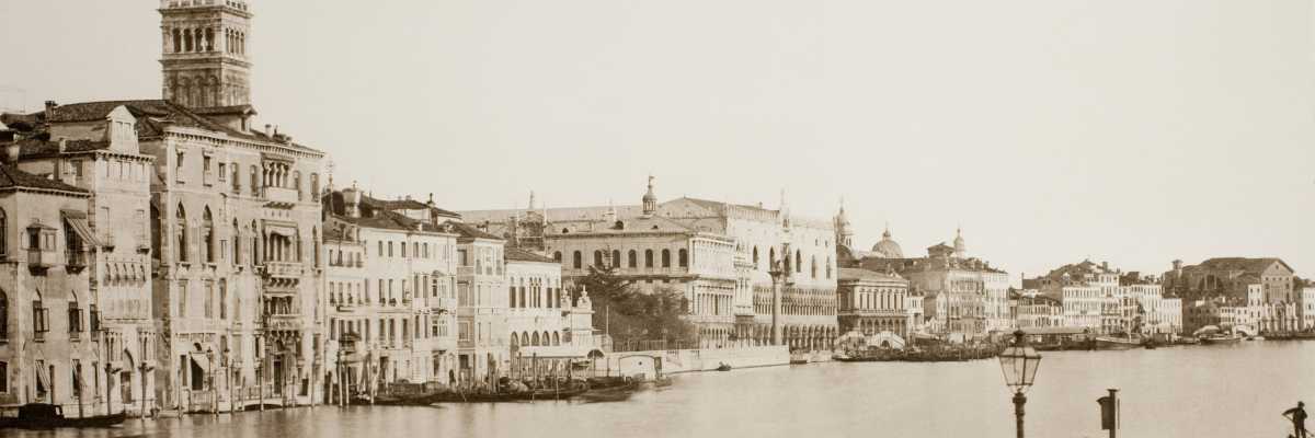 Veduta su Bacino di San Marco, con gondole
