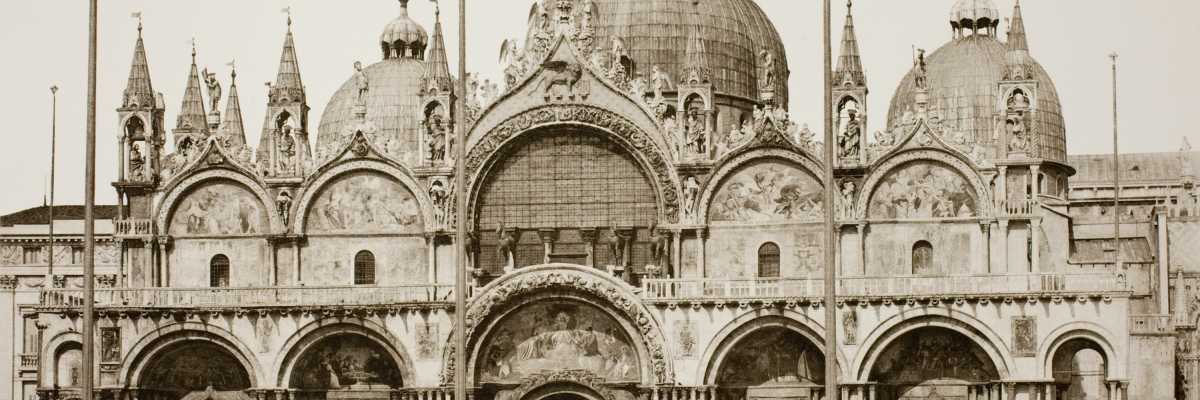 Basilica di San Marco, con persone