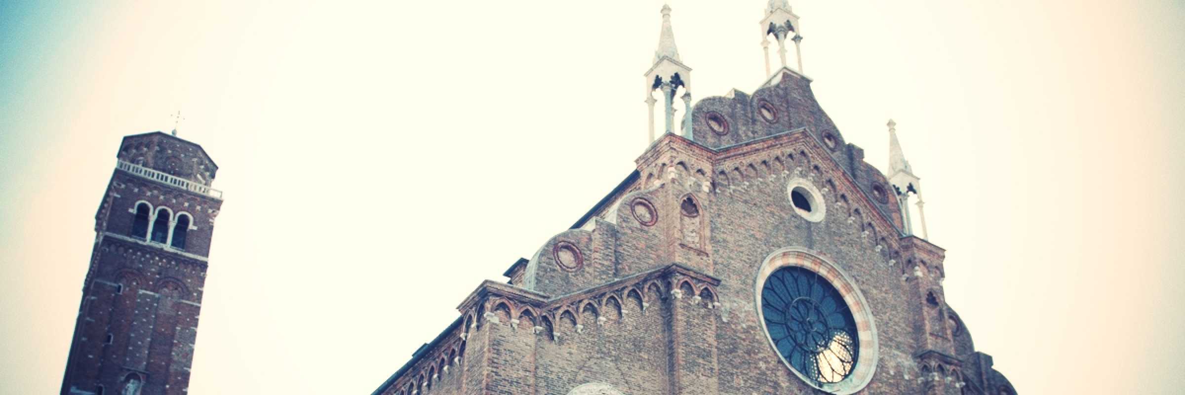 Particolare della Basilica di Santa Maria Gloriosa dei Frari — (Archivio Venipedia/Bazzmann)