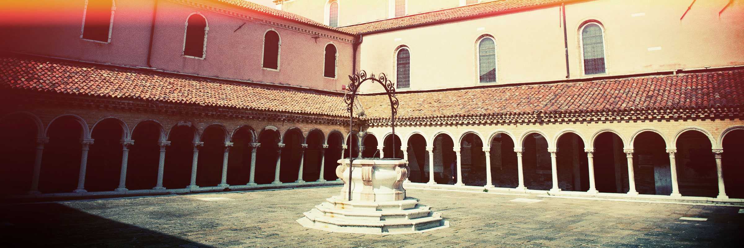 Particolare del chiostro grande del convento di San Michele in Isola — (Archivio Venipedia/Bazzmann)