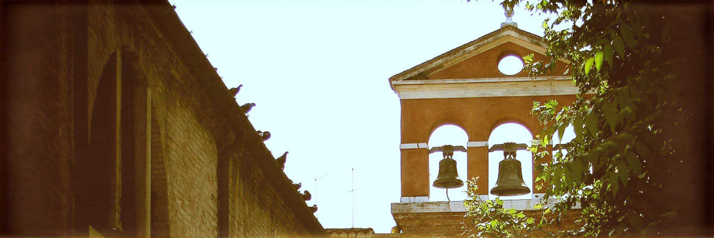 Il campanile a vela della Chiesa di Sant'Agnese.
