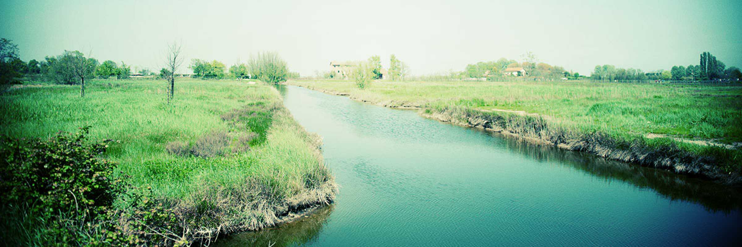 A river inside Sant'Erasmo island — (Venipedia/Bazzmann Archive)