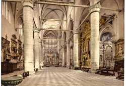 La navata interna della Basilica dei Santi Giovanni e Paolo (Library of Congress - Detroit Publishing Company).