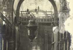 Fotografia rovinata dell'interno della Basilica di San Marco durante un restauro (Brooklyn Museum).